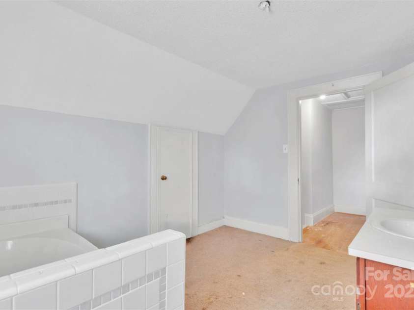 409 Gold Street, Shelby, NC 28150.  MLS# CAR4295460, YatesRealty ID 3481. Upstairs