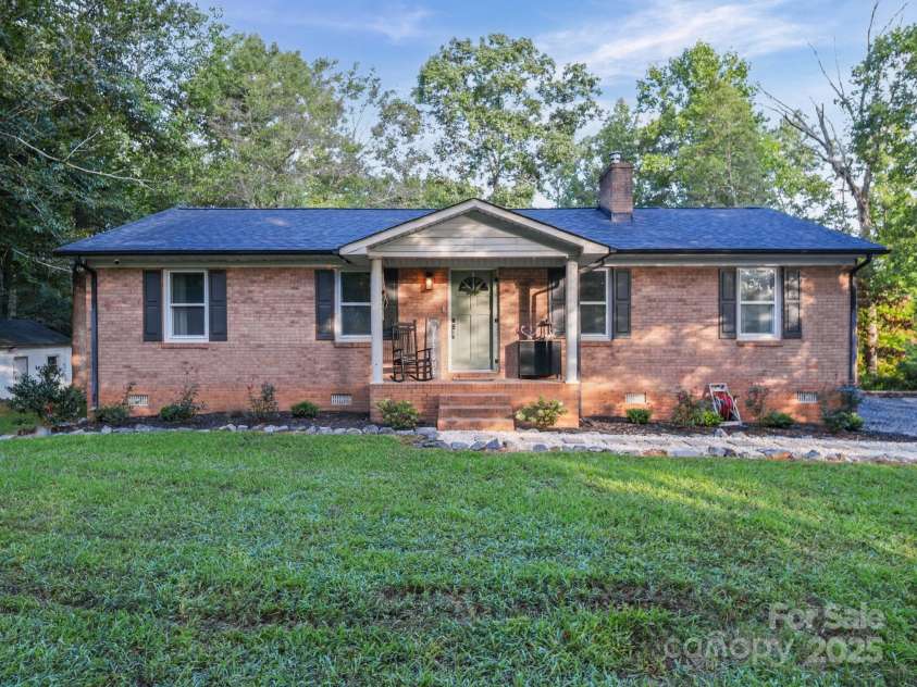 120 Harry Robinson Street, Dallas, NC 28034.  MLS# CAR4295974, YatesRealty ID 34810. 