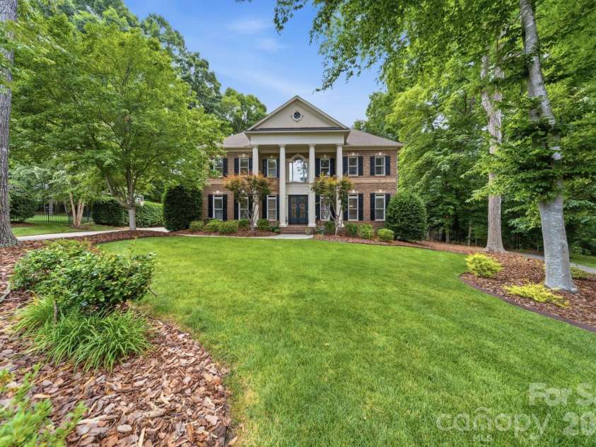 1802 Summit View Place, Marvin, NC 28173.  MLS# CAR4349894, YatesRealty ID 34810. 