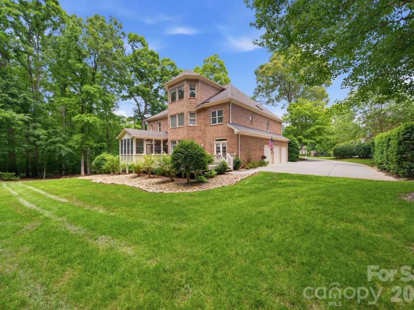 1802 Summit View Place, Marvin, NC 28173.  MLS# CAR4349894, YatesRealty ID 34810. 