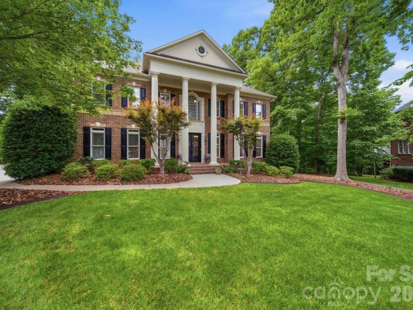 1802 Summit View Place, Marvin, NC 28173.  MLS# CAR4349894, YatesRealty ID 34810. 