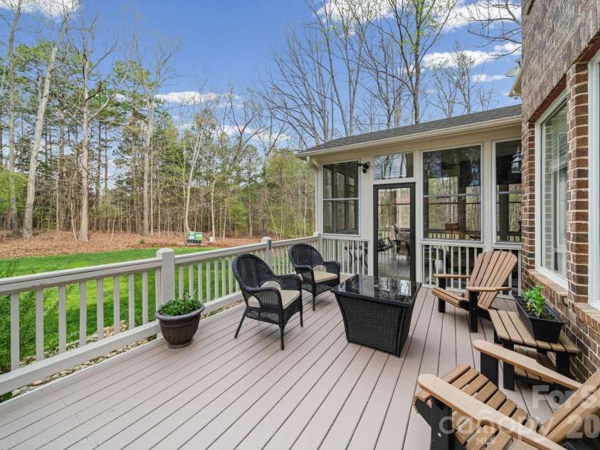 1802 Summit View Place, Marvin, NC 28173.  MLS# CAR4349894, YatesRealty ID 34810. Expansive Deck