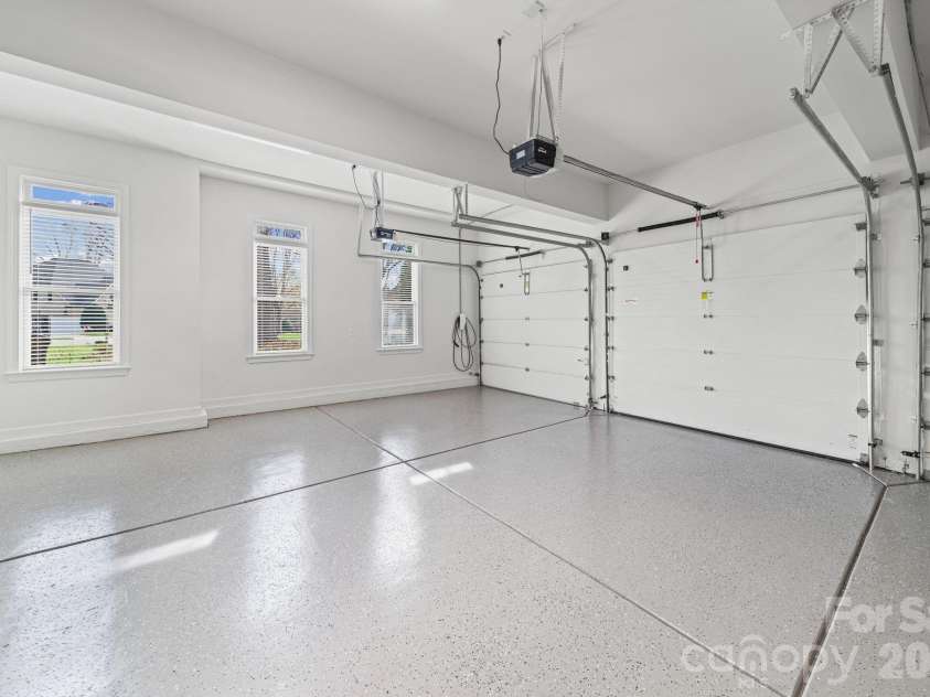 1802 Summit View Place, Marvin, NC 28173.  MLS# CAR4349894, YatesRealty ID 34810. Garage with Epoxy Flooring