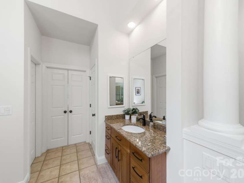 1802 Summit View Place, Marvin, NC 28173.  MLS# CAR4349894, YatesRealty ID 34810. Owner's 2nd Vanity