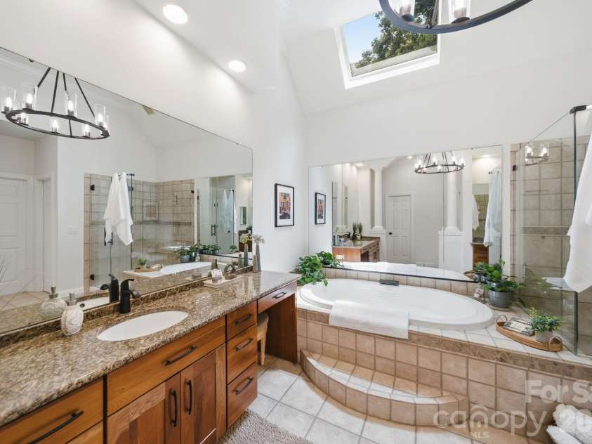 1802 Summit View Place, Marvin, NC 28173.  MLS# CAR4349894, YatesRealty ID 34810. Owner's Bath