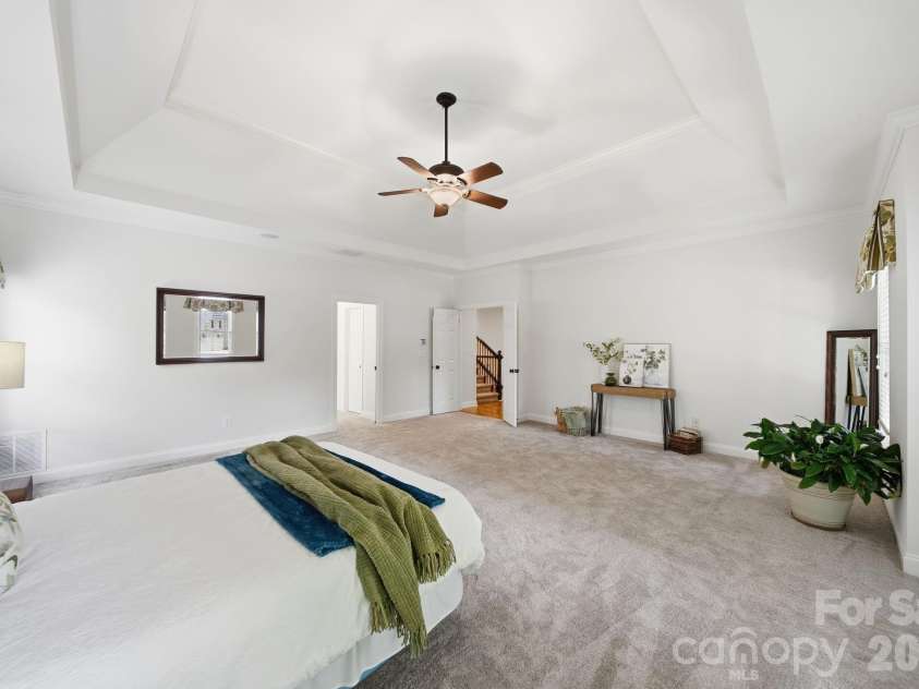 1802 Summit View Place, Marvin, NC 28173.  MLS# CAR4349894, YatesRealty ID 34810. Owner's Suite