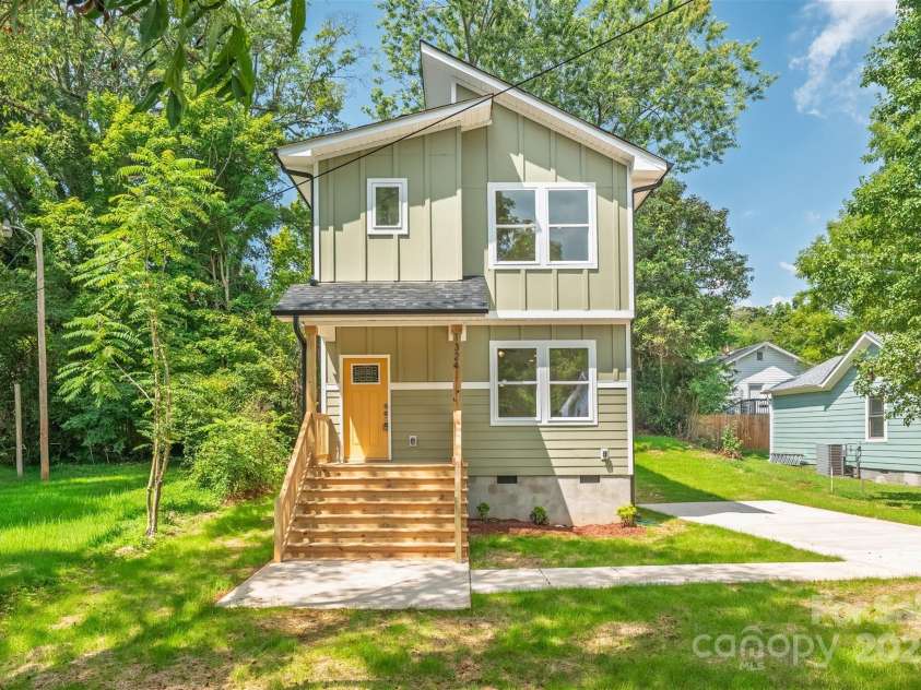 1324 Old Charlotte Road, Statesville, NC 28677.  MLS# CAR4293334, YatesRealty ID 34811. 