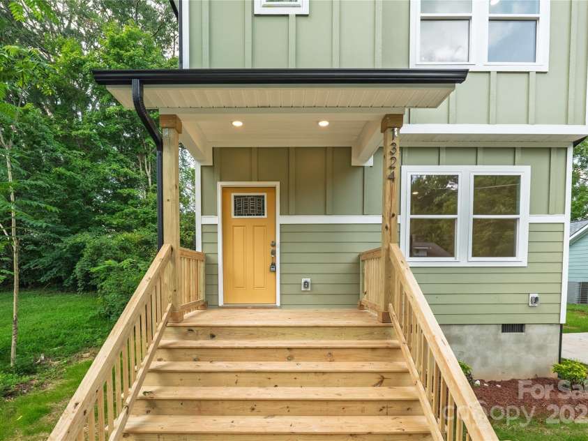 1324 Old Charlotte Road, Statesville, NC 28677.  MLS# CAR4293334, YatesRealty ID 34811. 