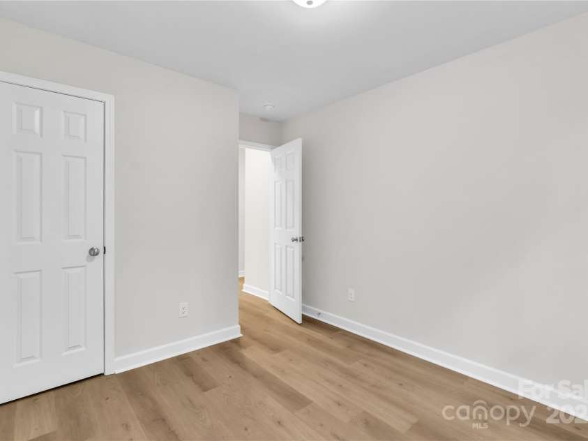 1324 Old Charlotte Road, Statesville, NC 28677.  MLS# CAR4293334, YatesRealty ID 34811. 