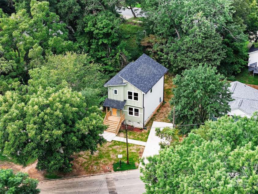 1324 Old Charlotte Road, Statesville, NC 28677.  MLS# CAR4293334, YatesRealty ID 34811. 