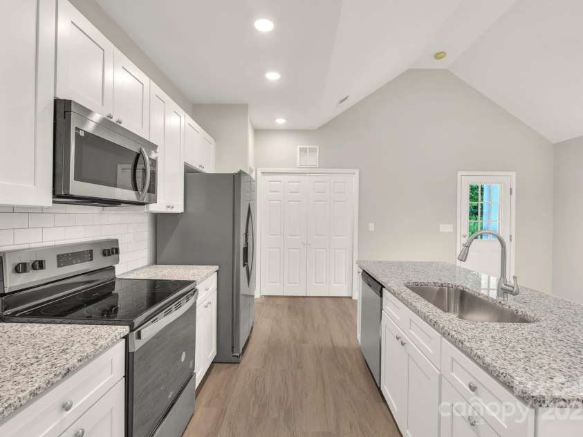 1118 Lerain Court, Statesville, NC 28677.  MLS# CAR4294392, YatesRealty ID 34812. 