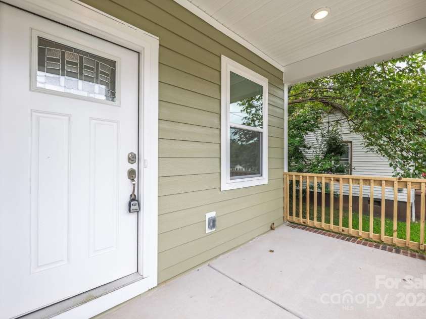 1118 Lerain Court, Statesville, NC 28677.  MLS# CAR4294392, YatesRealty ID 34812. 