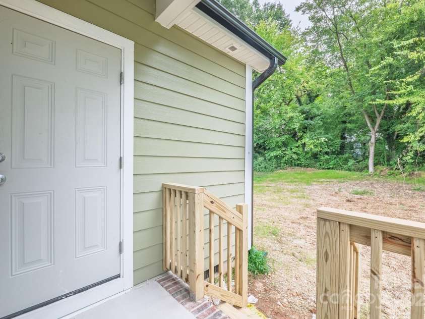 1118 Lerain Court, Statesville, NC 28677.  MLS# CAR4294392, YatesRealty ID 34812. 