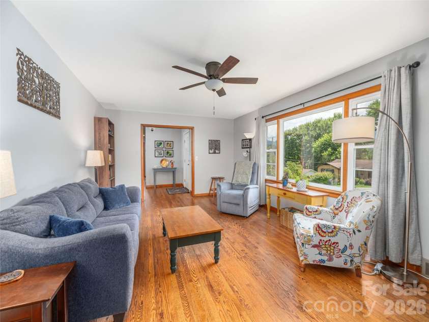 46 Flint Street, Waynesville, NC 28786.  MLS# CAR4399468, YatesRealty ID 34813. 