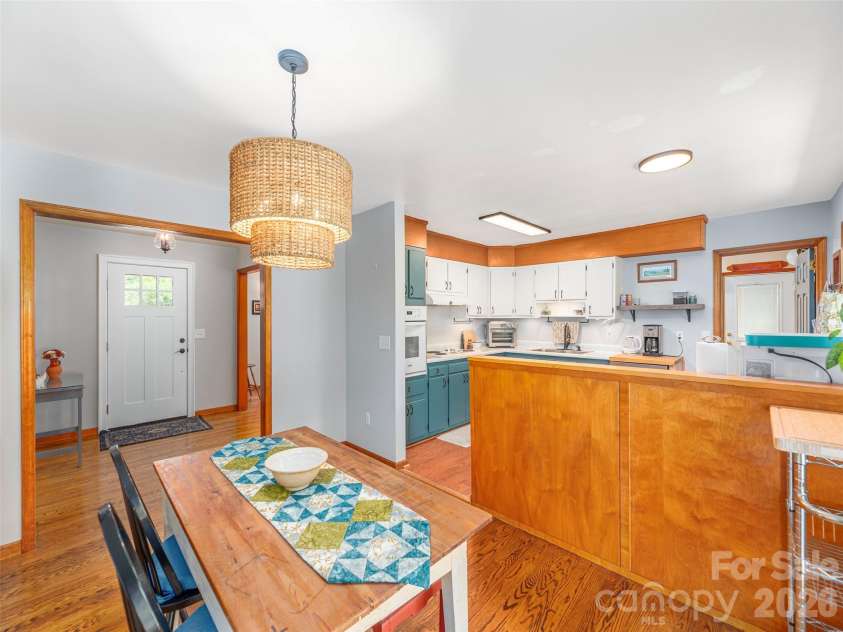 46 Flint Street, Waynesville, NC 28786.  MLS# CAR4399468, YatesRealty ID 34813. 