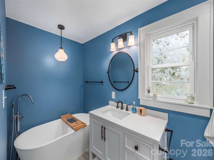 46 Flint Street, Waynesville, NC 28786.  MLS# CAR4399468, YatesRealty ID 34813. 