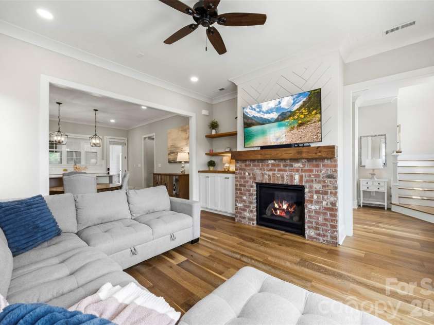 414 Main Street, Belmont, NC 28012.  MLS# CAR4398037, YatesRealty ID 34815. 