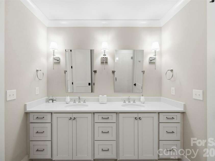 414 Main Street, Belmont, NC 28012.  MLS# CAR4398037, YatesRealty ID 34815. 