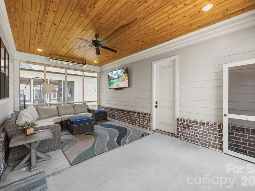 414 Main Street, Belmont, NC 28012.  MLS# CAR4398037, YatesRealty ID 34815. 
