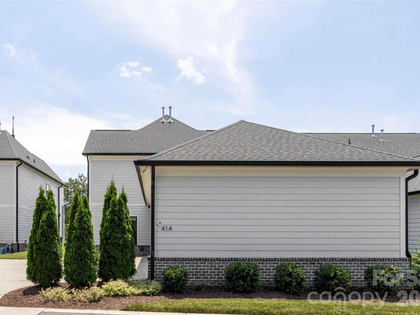 414 Main Street, Belmont, NC 28012.  MLS# CAR4398037, YatesRealty ID 34815. 