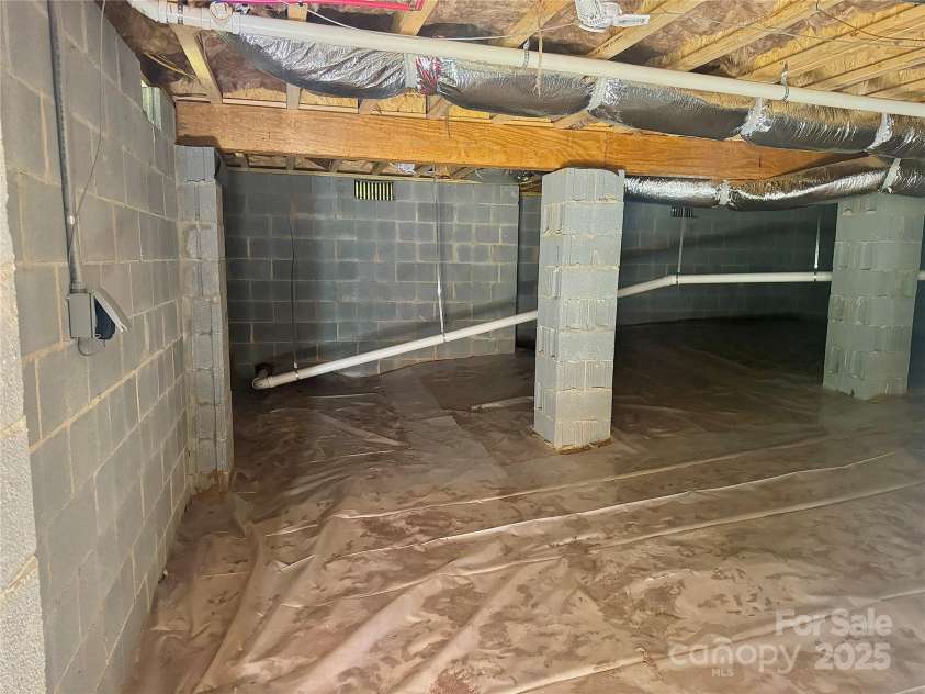 110 Rupard Road, Statesville, NC 28625.  MLS# CAR4232125, YatesRealty ID 34816. Crawl space