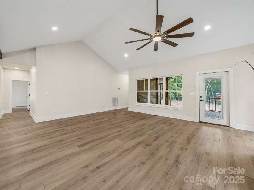 110 Rupard Road, Statesville, NC 28625.  MLS# CAR4232125, YatesRealty ID 34816. Living