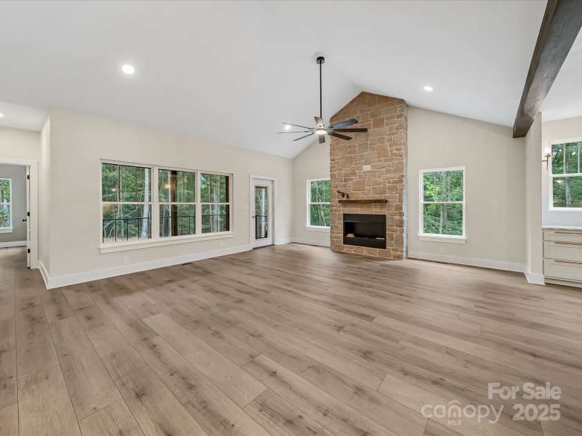 110 Rupard Road, Statesville, NC 28625.  MLS# CAR4232125, YatesRealty ID 34816. Living