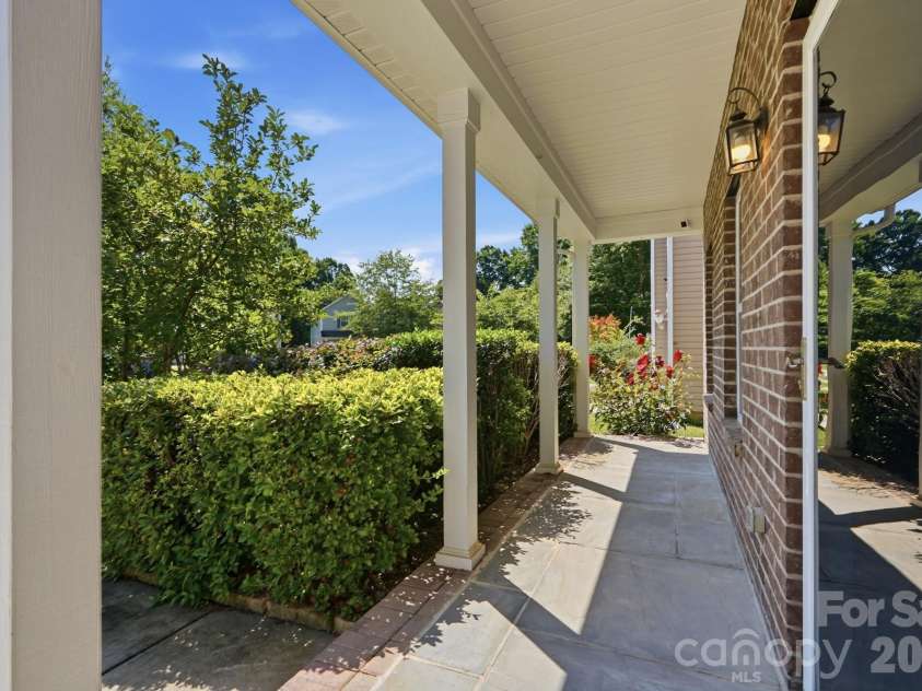 2740 Bramble Ridge Court, Charlotte, NC 28215.  MLS# CAR4398048, YatesRealty ID 34816. 