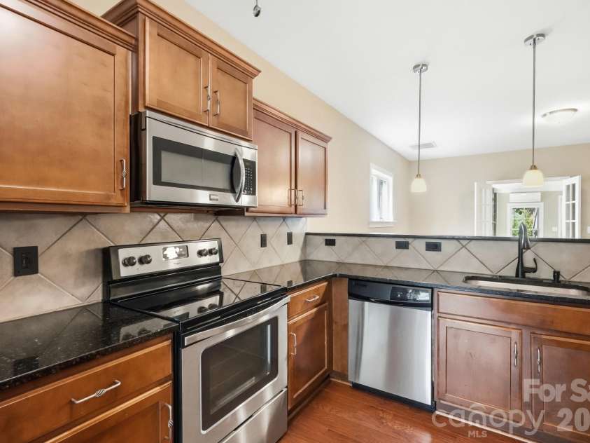 2740 Bramble Ridge Court, Charlotte, NC 28215.  MLS# CAR4398048, YatesRealty ID 34816. 