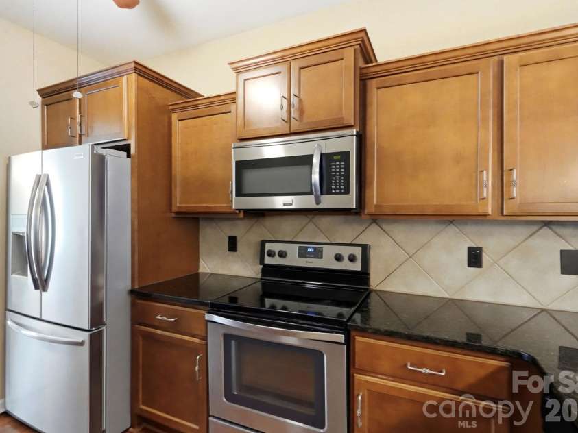 2740 Bramble Ridge Court, Charlotte, NC 28215.  MLS# CAR4398048, YatesRealty ID 34816. 