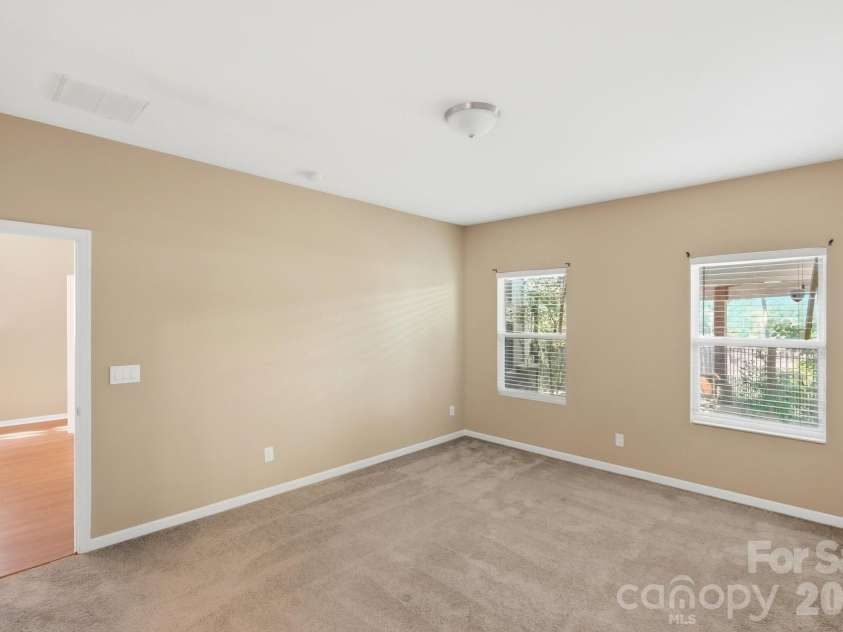2740 Bramble Ridge Court, Charlotte, NC 28215.  MLS# CAR4398048, YatesRealty ID 34816. 