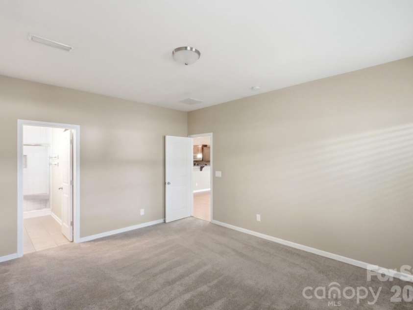2740 Bramble Ridge Court, Charlotte, NC 28215.  MLS# CAR4398048, YatesRealty ID 34816. 