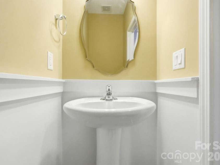 2740 Bramble Ridge Court, Charlotte, NC 28215.  MLS# CAR4398048, YatesRealty ID 34816. 