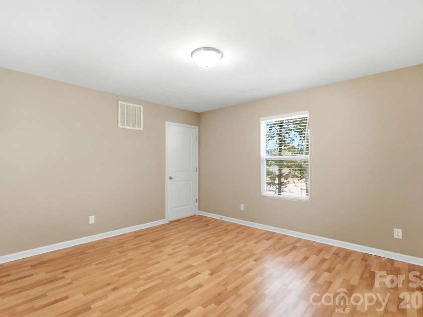 2740 Bramble Ridge Court, Charlotte, NC 28215.  MLS# CAR4398048, YatesRealty ID 34816. 