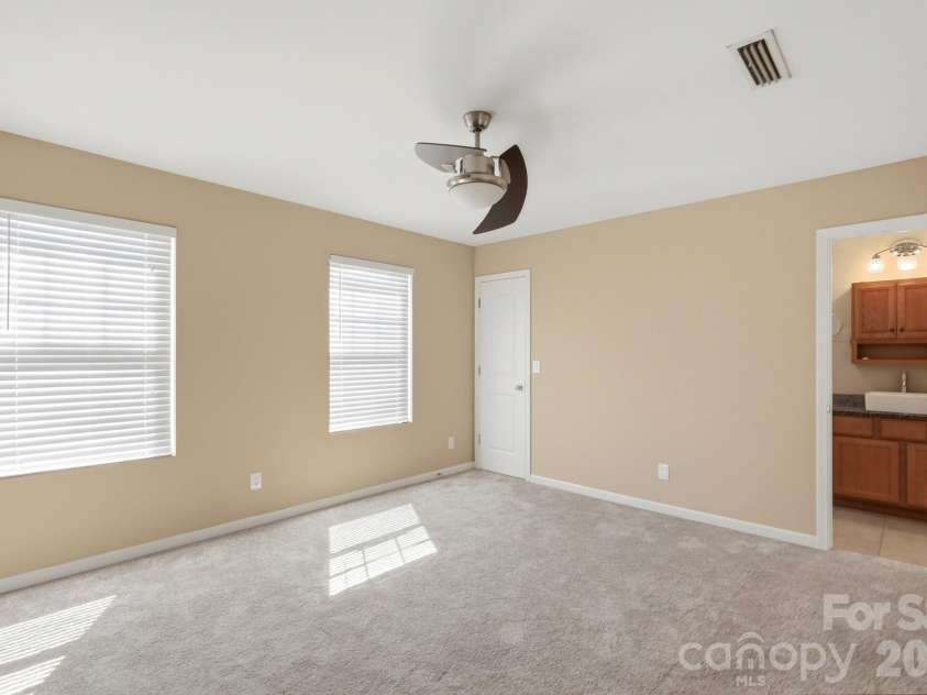 2740 Bramble Ridge Court, Charlotte, NC 28215.  MLS# CAR4398048, YatesRealty ID 34816. 