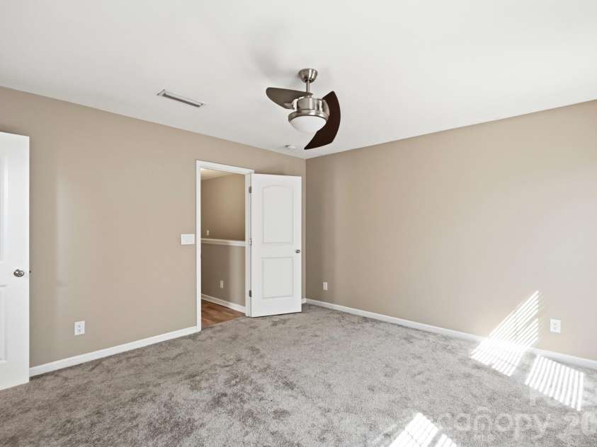 2740 Bramble Ridge Court, Charlotte, NC 28215.  MLS# CAR4398048, YatesRealty ID 34816. 