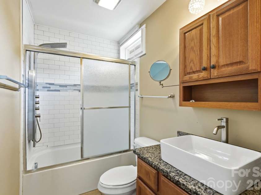 2740 Bramble Ridge Court, Charlotte, NC 28215.  MLS# CAR4398048, YatesRealty ID 34816. 