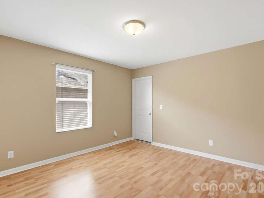 2740 Bramble Ridge Court, Charlotte, NC 28215.  MLS# CAR4398048, YatesRealty ID 34816. 