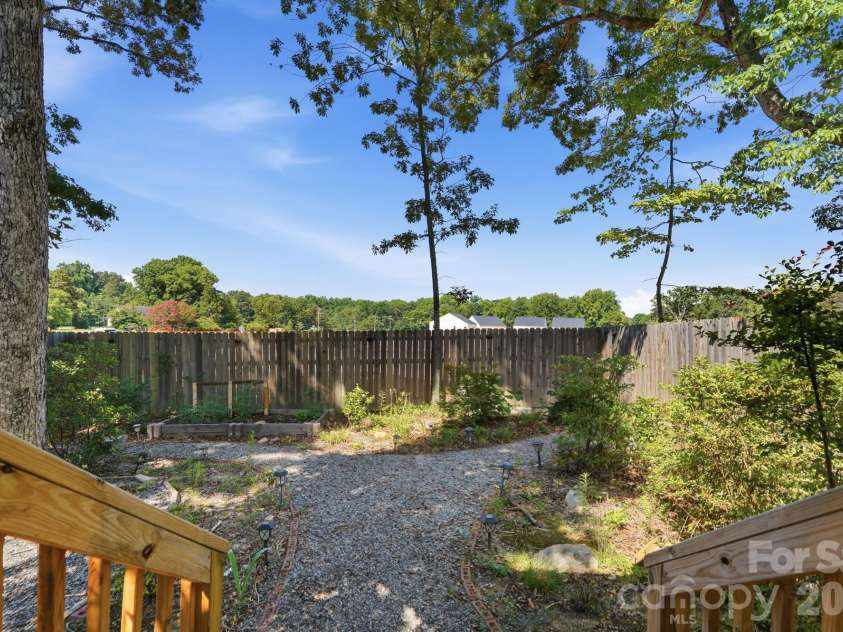2740 Bramble Ridge Court, Charlotte, NC 28215.  MLS# CAR4398048, YatesRealty ID 34816. 