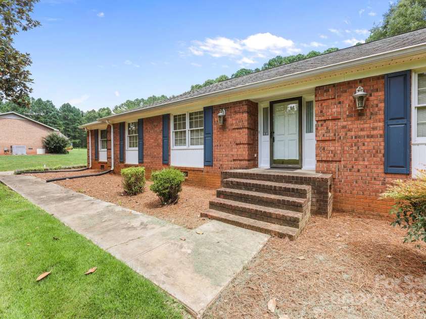 255 Quail Drive, Salisbury, NC 28147.  MLS# CAR4296842, YatesRealty ID 34817. 