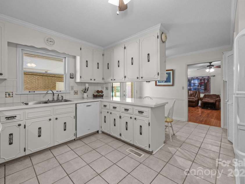 255 Quail Drive, Salisbury, NC 28147.  MLS# CAR4296842, YatesRealty ID 34817. 