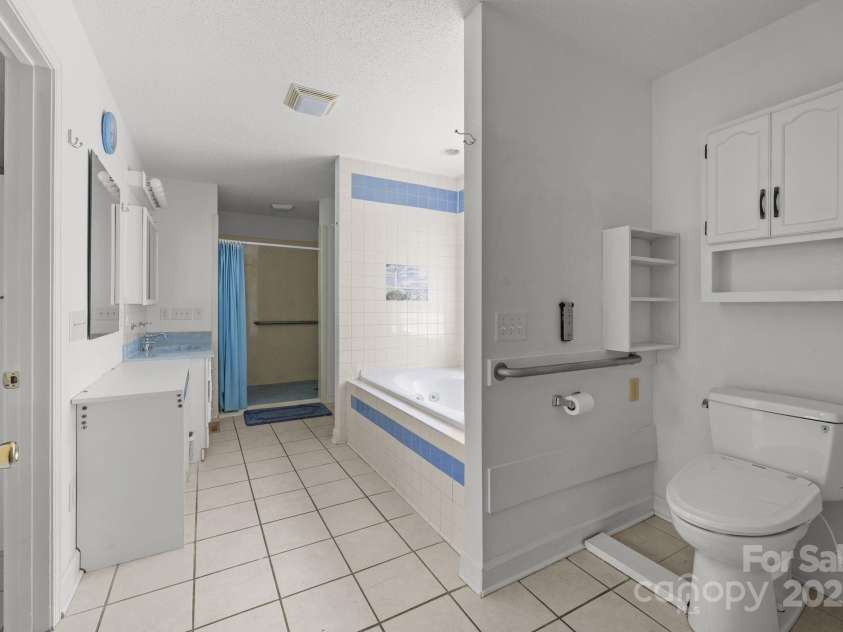 255 Quail Drive, Salisbury, NC 28147.  MLS# CAR4296842, YatesRealty ID 34817. 