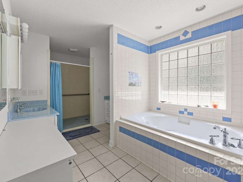 255 Quail Drive, Salisbury, NC 28147.  MLS# CAR4296842, YatesRealty ID 34817. 