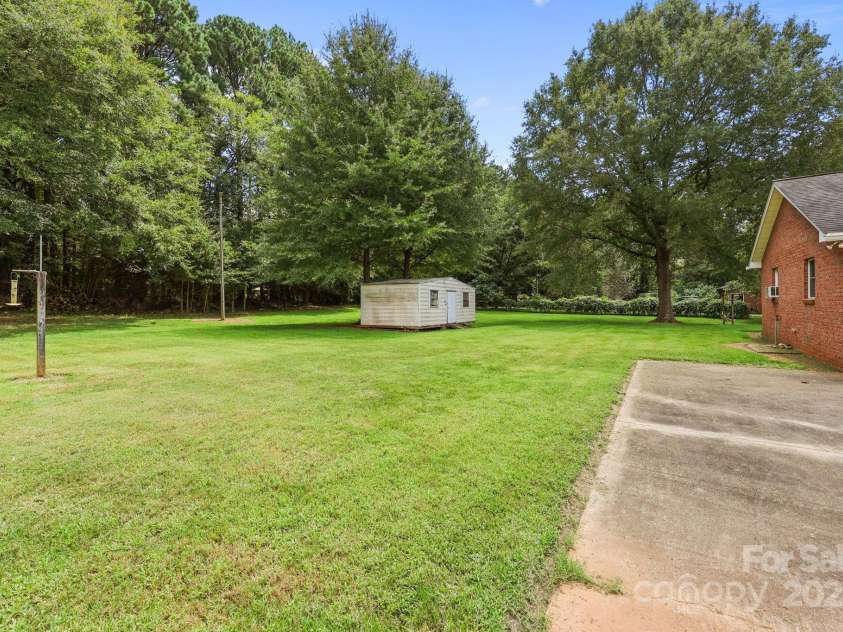 255 Quail Drive, Salisbury, NC 28147.  MLS# CAR4296842, YatesRealty ID 34817. 
