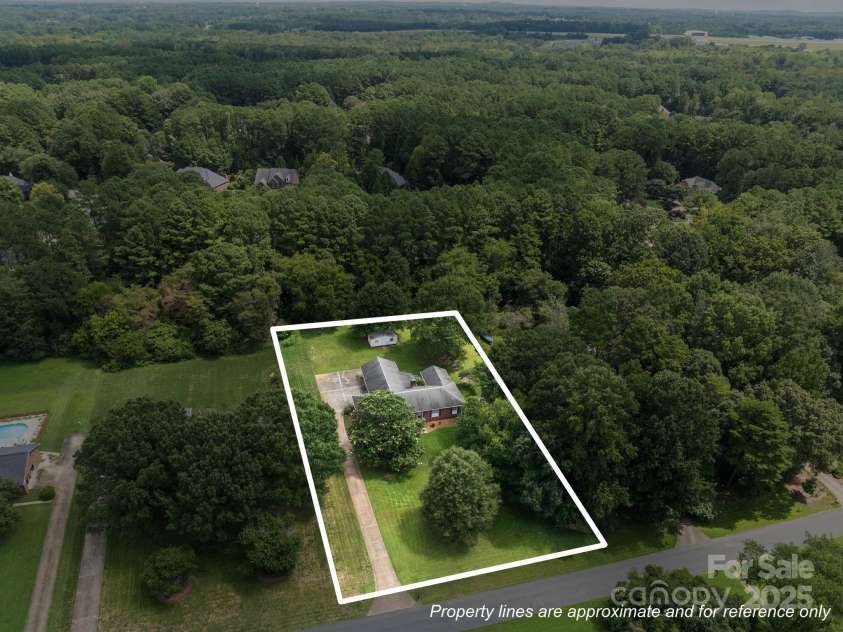 255 Quail Drive, Salisbury, NC 28147.  MLS# CAR4296842, YatesRealty ID 34817. 