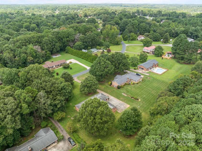 255 Quail Drive, Salisbury, NC 28147.  MLS# CAR4296842, YatesRealty ID 34817. 