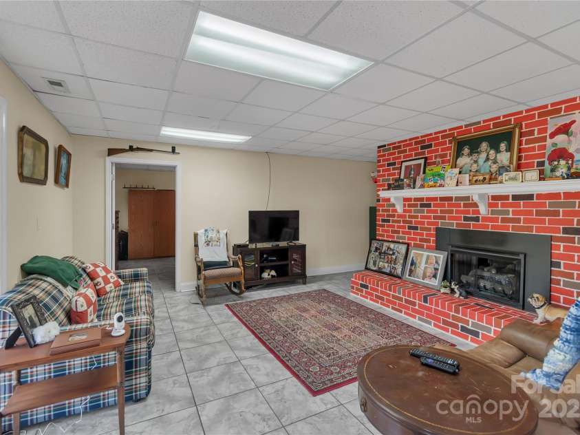 2207 Peninsula Avenue, Shelby, NC 28150.  MLS# CAR4294719, YatesRealty ID 34818. 