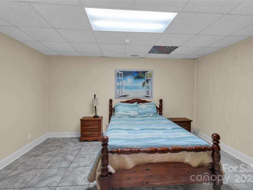 2207 Peninsula Avenue, Shelby, NC 28150.  MLS# CAR4294719, YatesRealty ID 34818. 