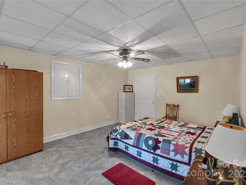 2207 Peninsula Avenue, Shelby, NC 28150.  MLS# CAR4294719, YatesRealty ID 34818. 