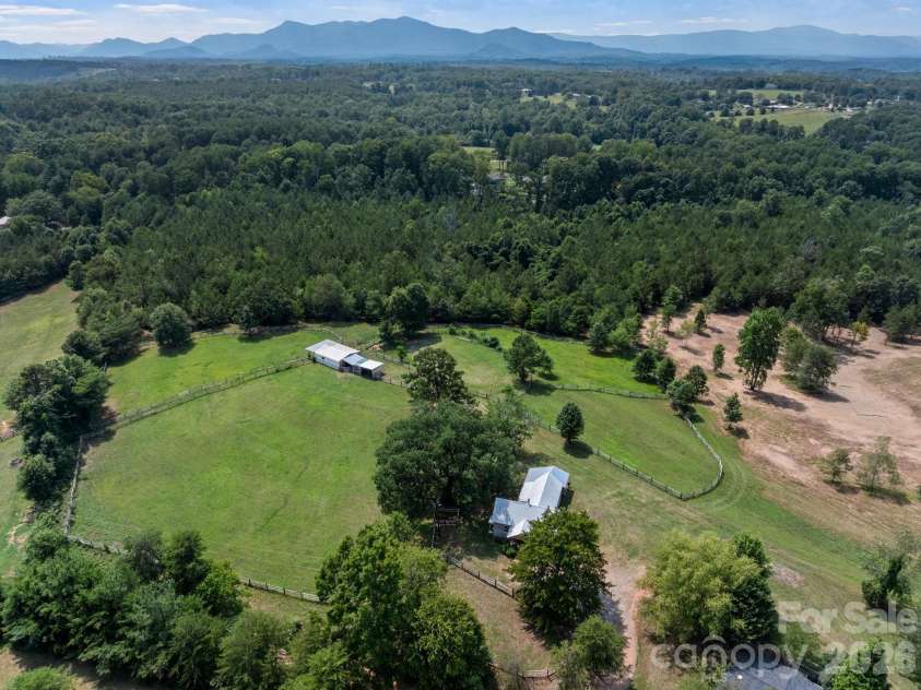232 Blue Mountain Lane, Tryon, NC 28782.  MLS# CAR4399846, YatesRealty ID 34818. 